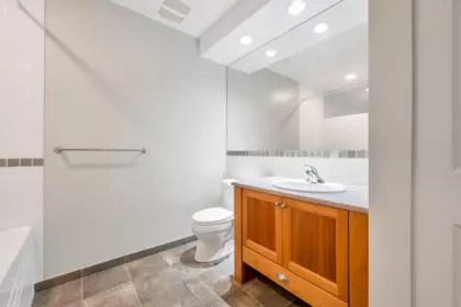 Hallway Photo of 305 15368 16a Avenue, Surrey, BC