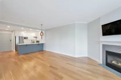 Kitchen Island Photo of 305 15368 16a Avenue, Surrey, BC