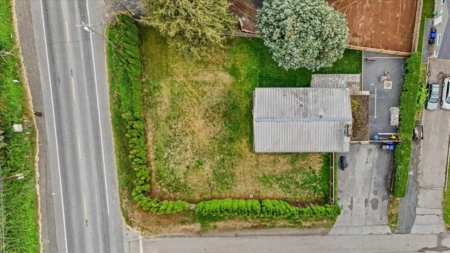 Swimming Pool Photo of 9890 Gracemar Drive, Chilliwack, BC