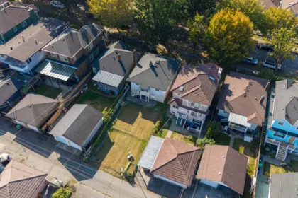 Garden / Landscaping Photo of 1060 Kelowna Street, Vancouver, BC