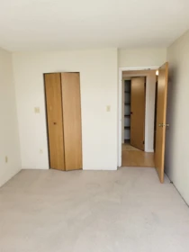 218 8500 Lansdowne Road, Richmond, BC, Richmond — Apartment/Condo for sale
