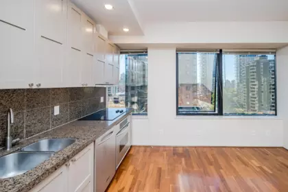 1113 1333 W Georgia Street, Vancouver, BC, Vancouver — Apartment/Condo for sale