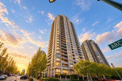 2503 7063 Hall Avenue, Burnaby, BC, Burnaby — Apartment/Condo for sale