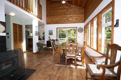 2821 Lower Road, Roberts Creek, BC, Roberts creek — Single Family Residence for sale