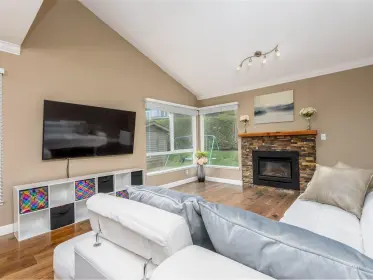 6077 E Greenside Drive, Surrey, BC, Surrey — Townhouse for sale