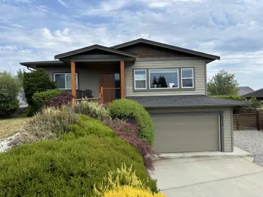 6310 Baillie Road, Sechelt, BC, Sechelt — Single Family Residence for sale