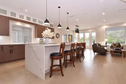 15448 Russell Avenue, White Rock, BC, White rock — Single Family Residence for sale