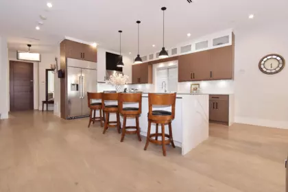 15448 Russell Avenue, White Rock, BC, White rock — Single Family Residence for sale