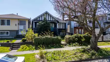 2938 E 27th Avenue, Vancouver, BC, Vancouver — Single Family Residence for sale