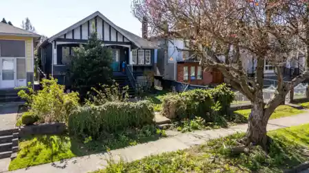 2938 E 27th Avenue, Vancouver, BC, Vancouver — Single Family Residence for sale