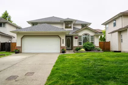 18866 65 Avenue, Surrey, BC, Surrey — Single Family Residence for sale