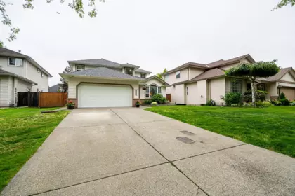 18866 65 Avenue, Surrey, BC, Surrey — Single Family Residence for sale