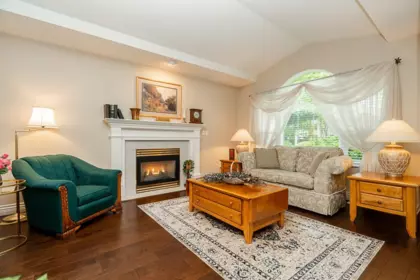 18866 65 Avenue, Surrey, BC, Surrey — Single Family Residence for sale