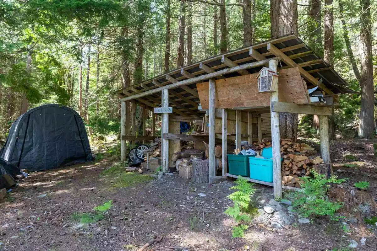 Entry Foyer Photo of 586 Treasure Trove Road, Keats Island, BC