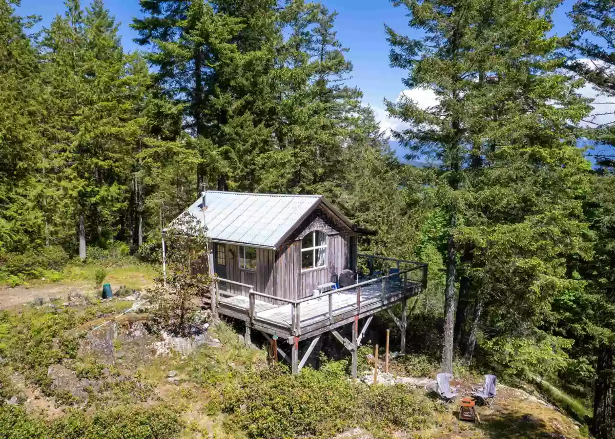 Exterior Front Photo of 586 Treasure Trove Road, Keats Island, BC