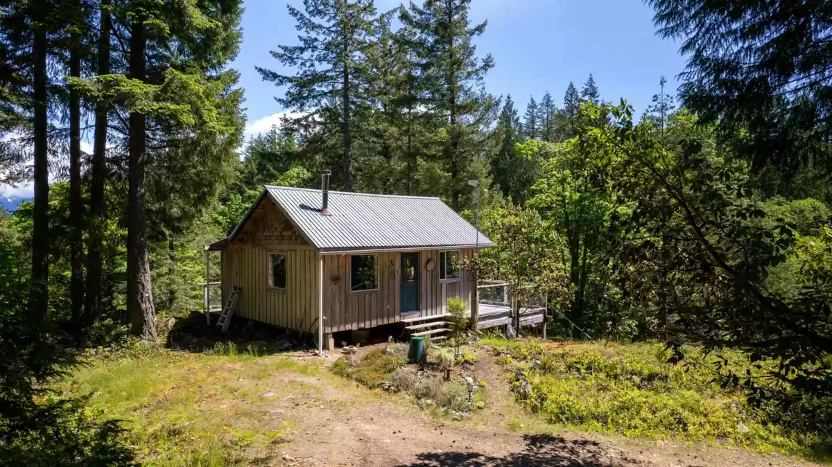 Living Room Photo of 586 Treasure Trove Road, Keats Island, BC