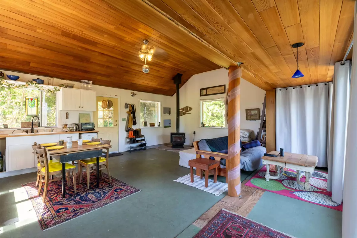 Primary Bedroom Photo of 586 Treasure Trove Road, Keats Island, BC