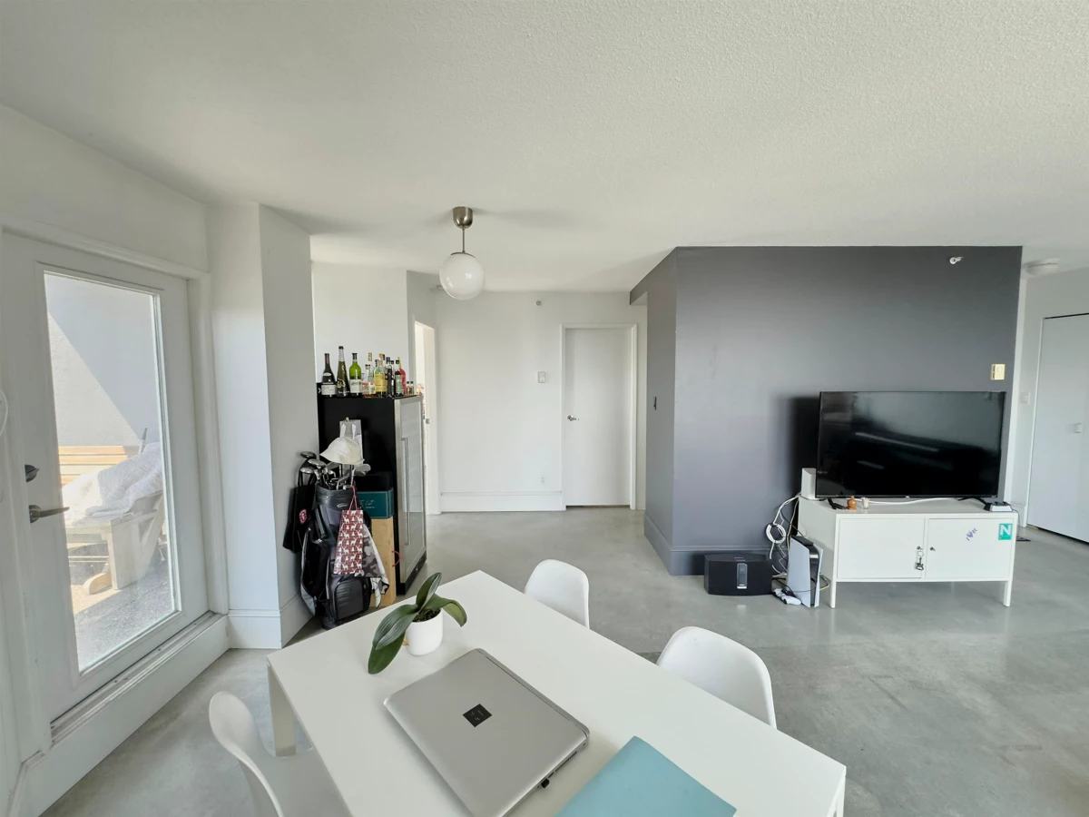 Exterior Rear Photo of 1801 811 Helmcken Street, Vancouver, BC