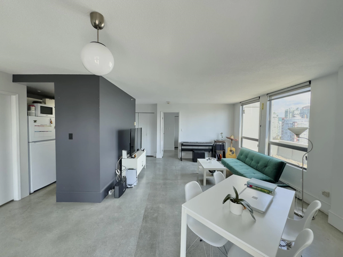 Family Room Photo of 1801 811 Helmcken Street, Vancouver, BC