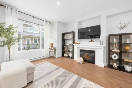 10 2979 156 Street, Surrey, BC, Surrey — Townhouse for sale