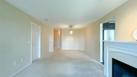 203 3050 Dayanee Springs Boulevard, Coquitlam, BC, Coquitlam — Apartment/Condo for sale