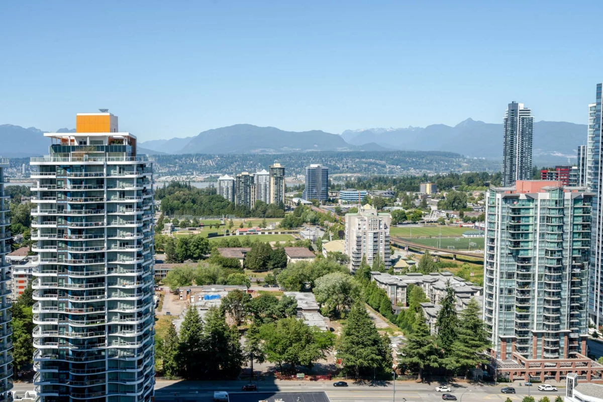 Hallway Photo of 3103 13325 102a Avenue, Surrey, BC