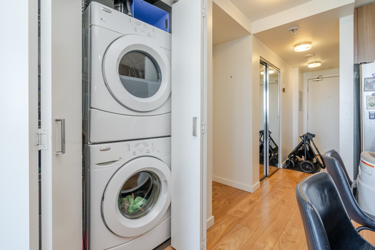 Hot Tub / Spa Photo of 3103 13325 102a Avenue, Surrey, BC