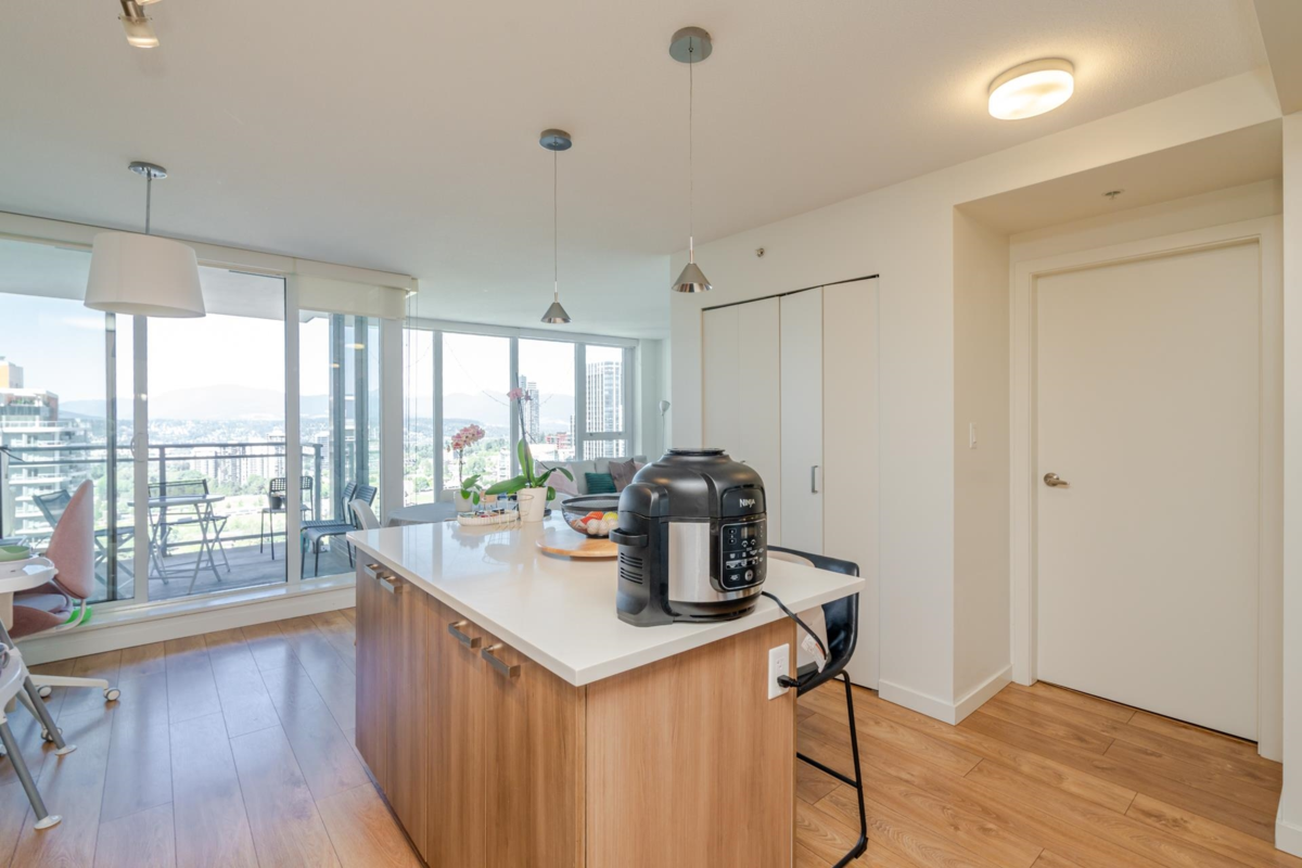 Pantry Photo of 3103 13325 102a Avenue, Surrey, BC