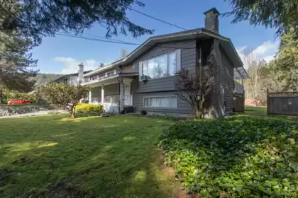 2041 Spruce Drive, Squamish, BC, Squamish — Single Family Residence for sale