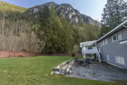 2041 Spruce Drive, Squamish, BC, Squamish — Single Family Residence for sale