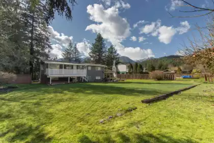 2041 Spruce Drive, Squamish, BC, Squamish — Single Family Residence for sale
