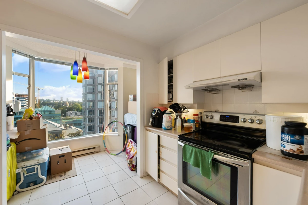 Walk-In Closet Photo of 1301 2628 Ash Street, Vancouver, BC