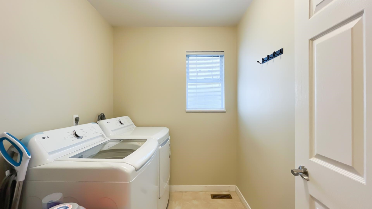 Backyard Photo of 5240 Oliver Drive, Richmond, BC