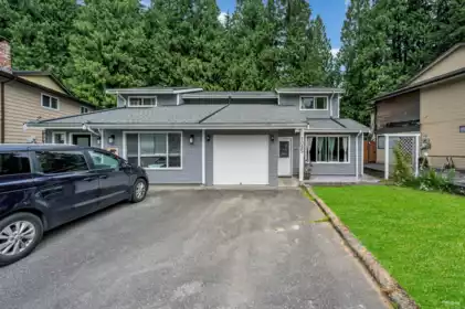 1095 Spruce Avenue, Port Coquitlam, BC, Port Coquitlam — Half Duplex for sale