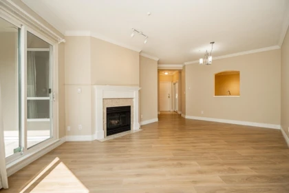 Kitchen Island Photo of 218 3098 Guildford Way, Coquitlam, BC