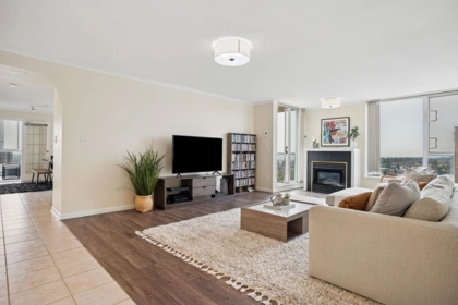 2109 7077 Beresford Street, Burnaby, BC, Burnaby — Apartment/Condo for sale