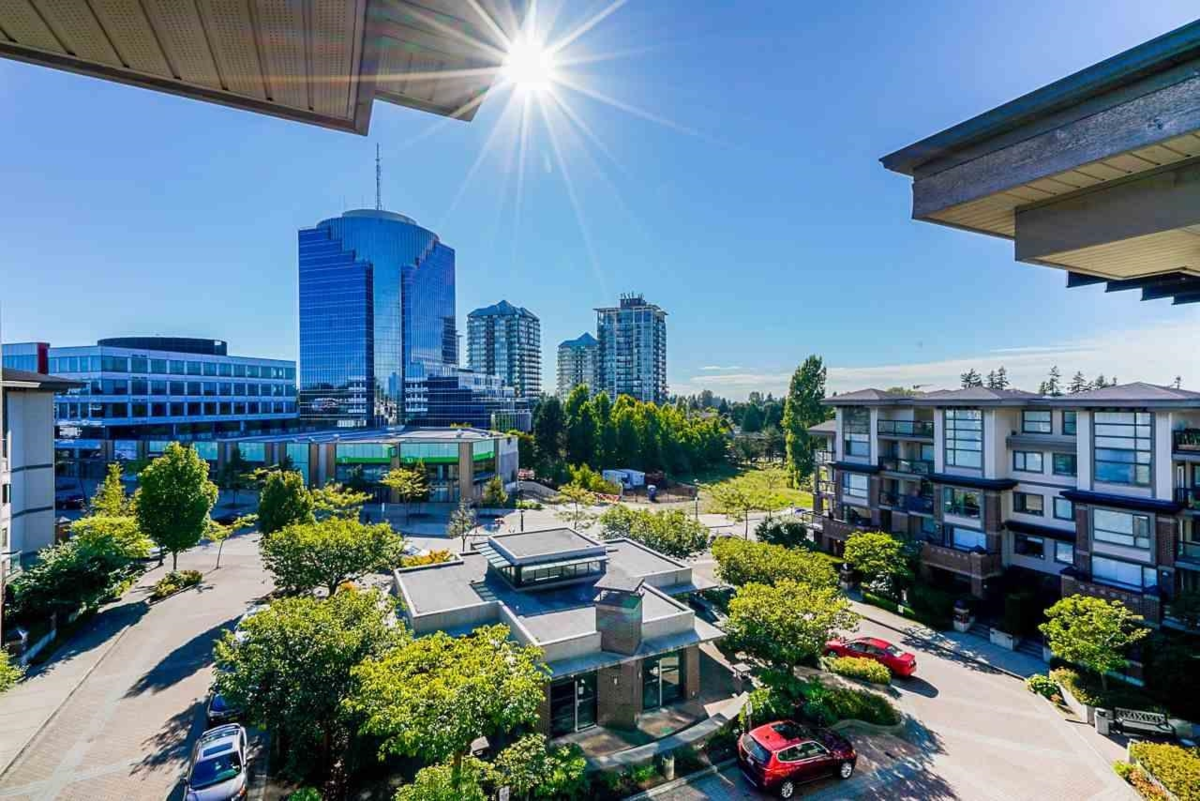 Family Room Photo of 427 10838 City Parkway, Surrey, BC