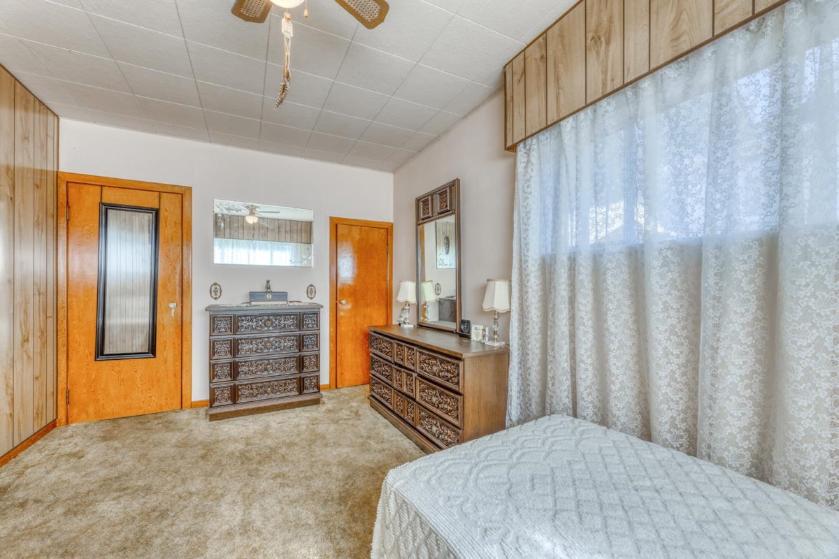 Breakfast Nook Photo of 2323 Dublin Street, New Westminster, BC