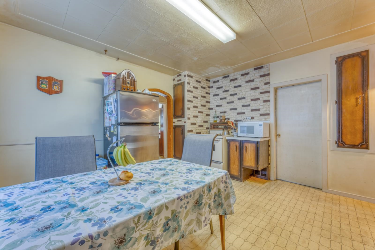 Kitchen Photo of 2323 Dublin Street, New Westminster, BC