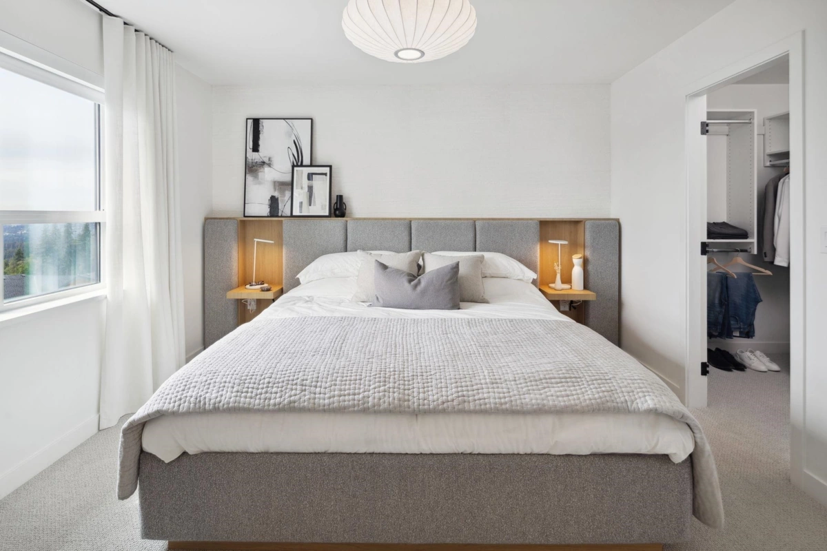 Dining Area Photo of 131 3535 Highland Drive, Coquitlam, BC