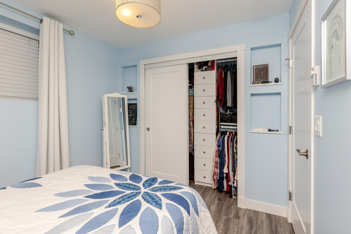 Garage Interior Photo of 6522 193a Street, Surrey, BC