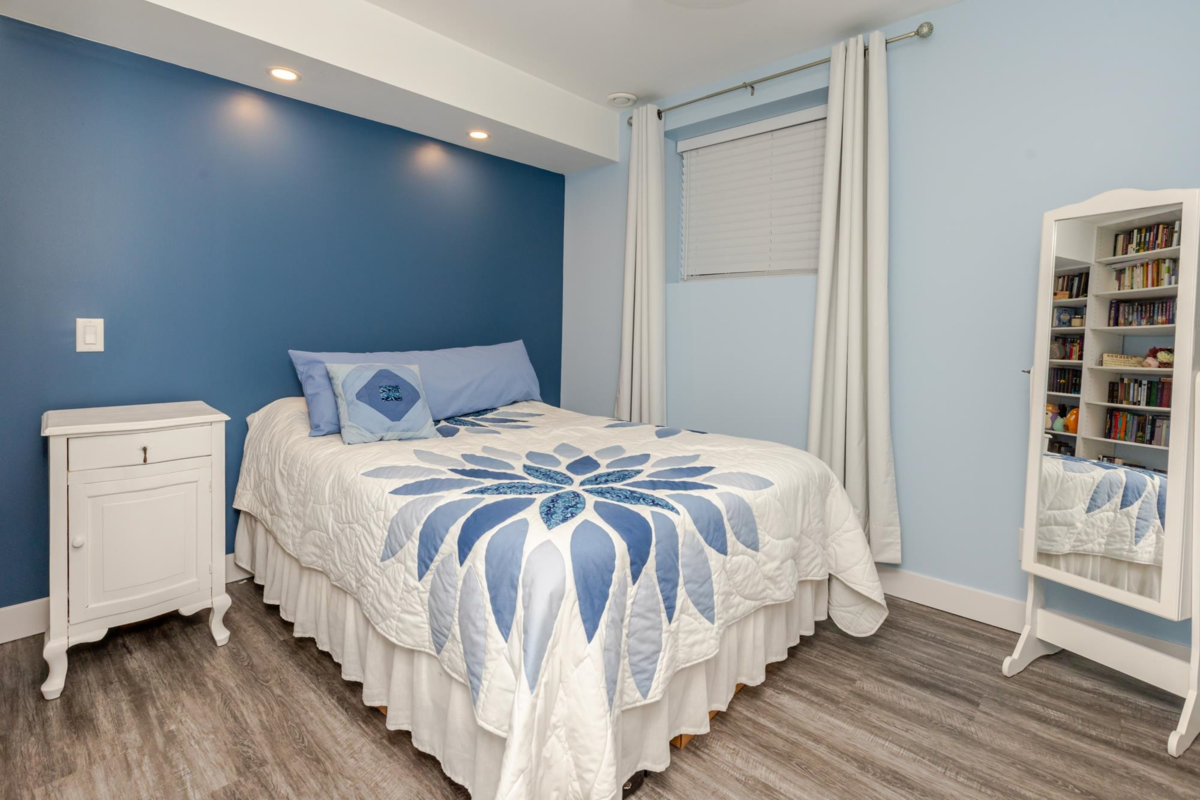 Hallway Photo of 6522 193a Street, Surrey, BC