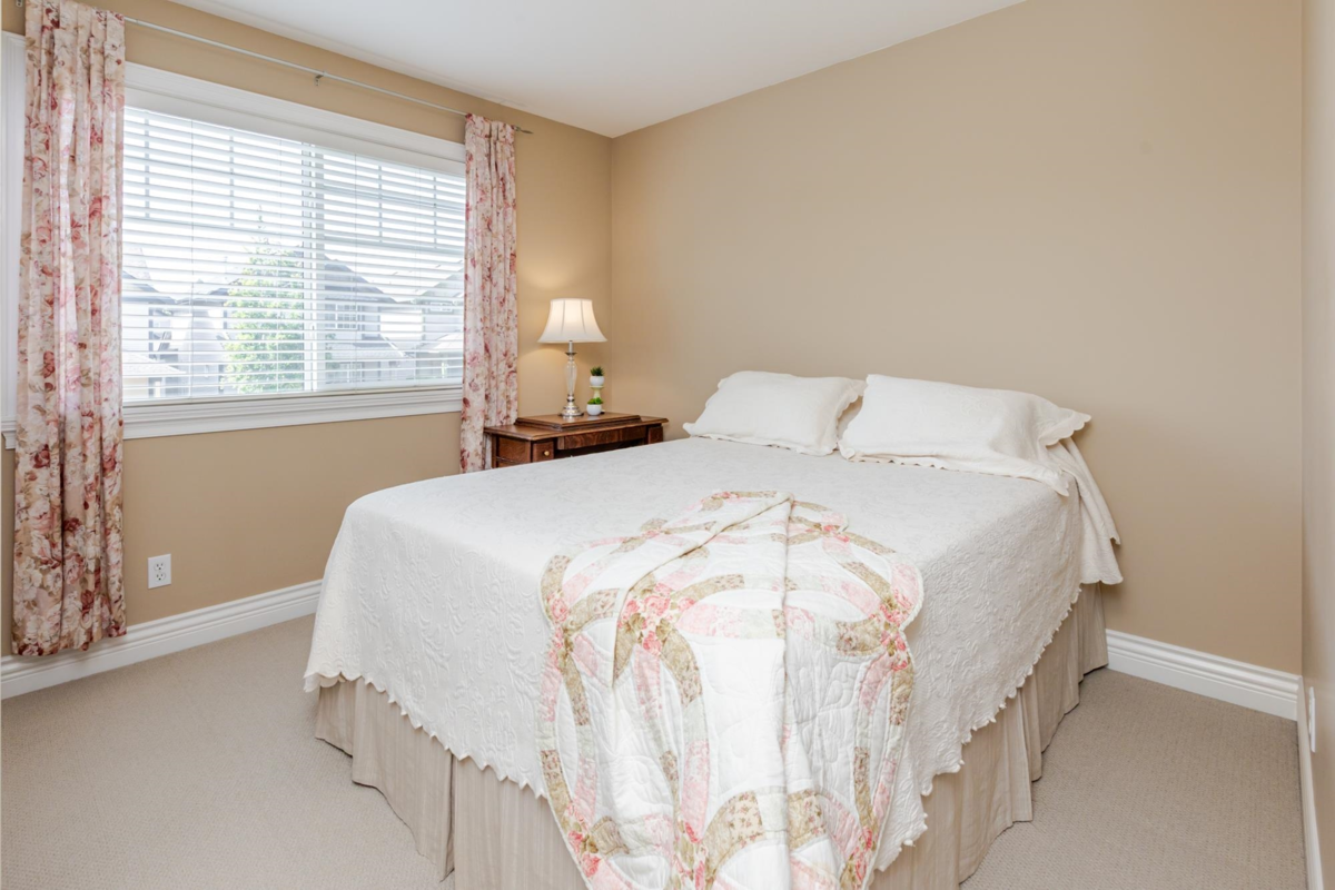 Powder Room Photo of 6522 193a Street, Surrey, BC