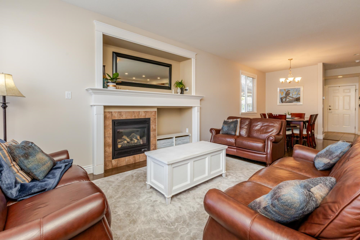 Primary Bathroom Photo of 6522 193a Street, Surrey, BC