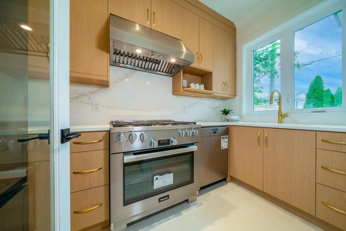 Walk-In Closet Photo of 8411 Elsmore Road, Richmond, BC