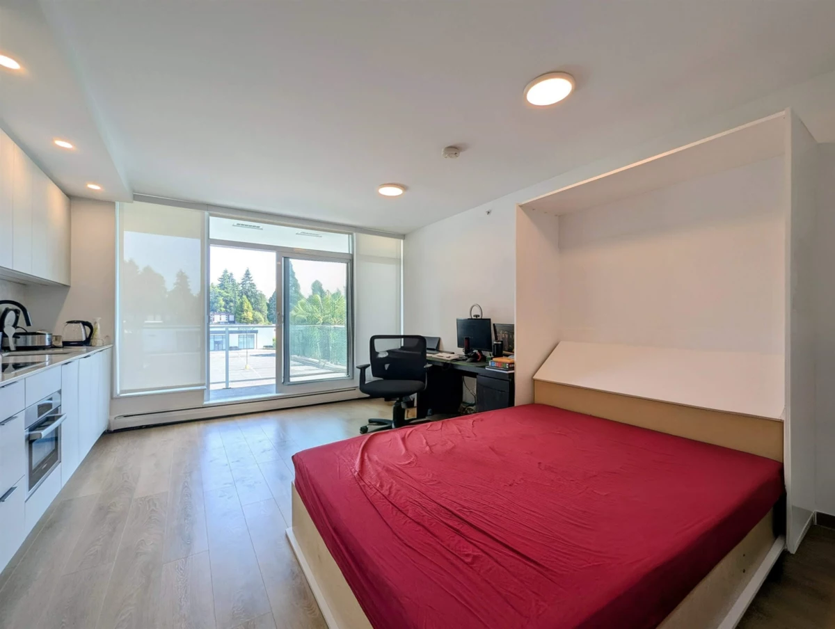 Family Room Photo of 303 13685 102 Avenue, Surrey, BC