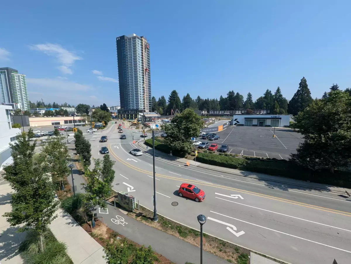 Walk-In Closet Photo of 303 13685 102 Avenue, Surrey, BC