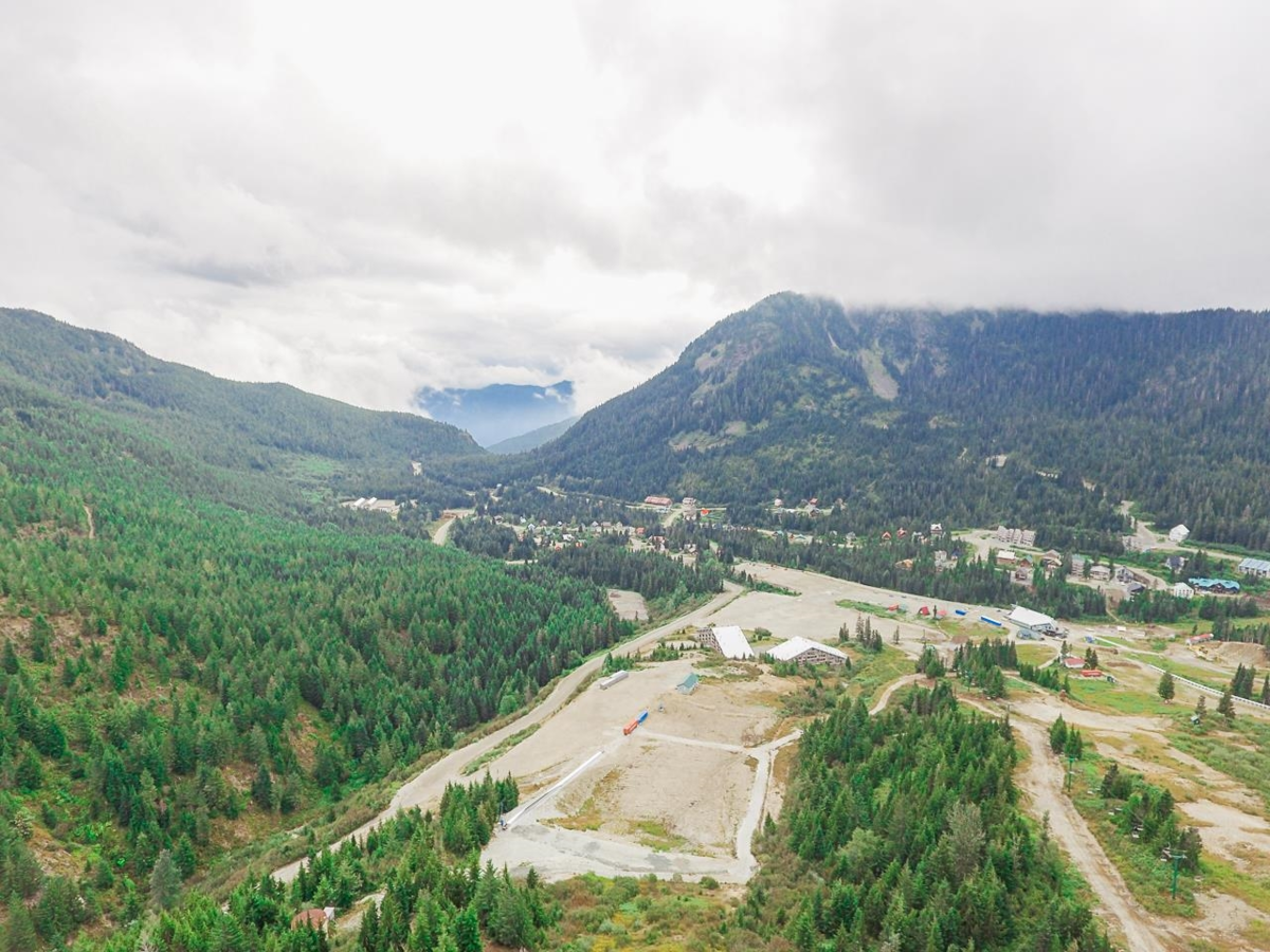 Hallway Photo of 20478 Edelweiss Drive, Mission, BC