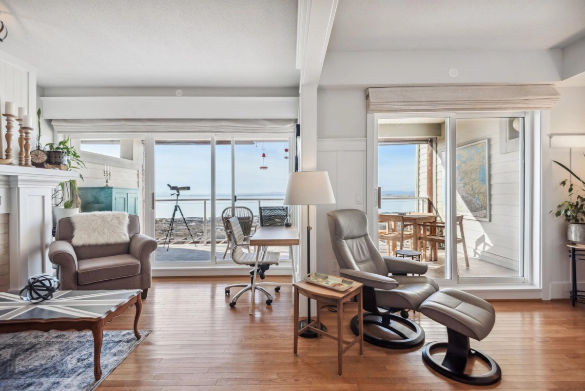 Breakfast Nook Photo of 210 1120 Tsatsu Shores Drive, Tsawwassen, BC