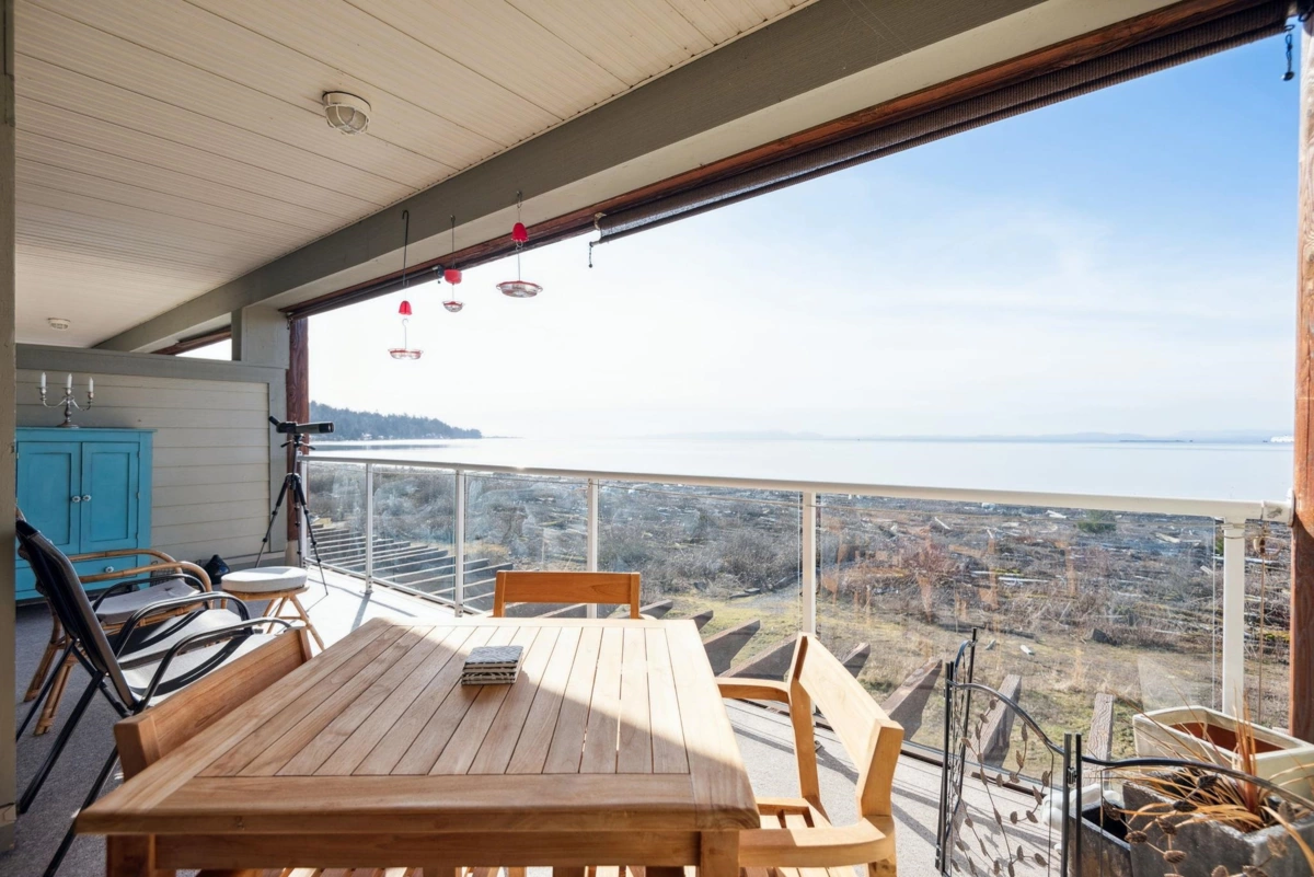 Entry Foyer Photo of 210 1120 Tsatsu Shores Drive, Tsawwassen, BC